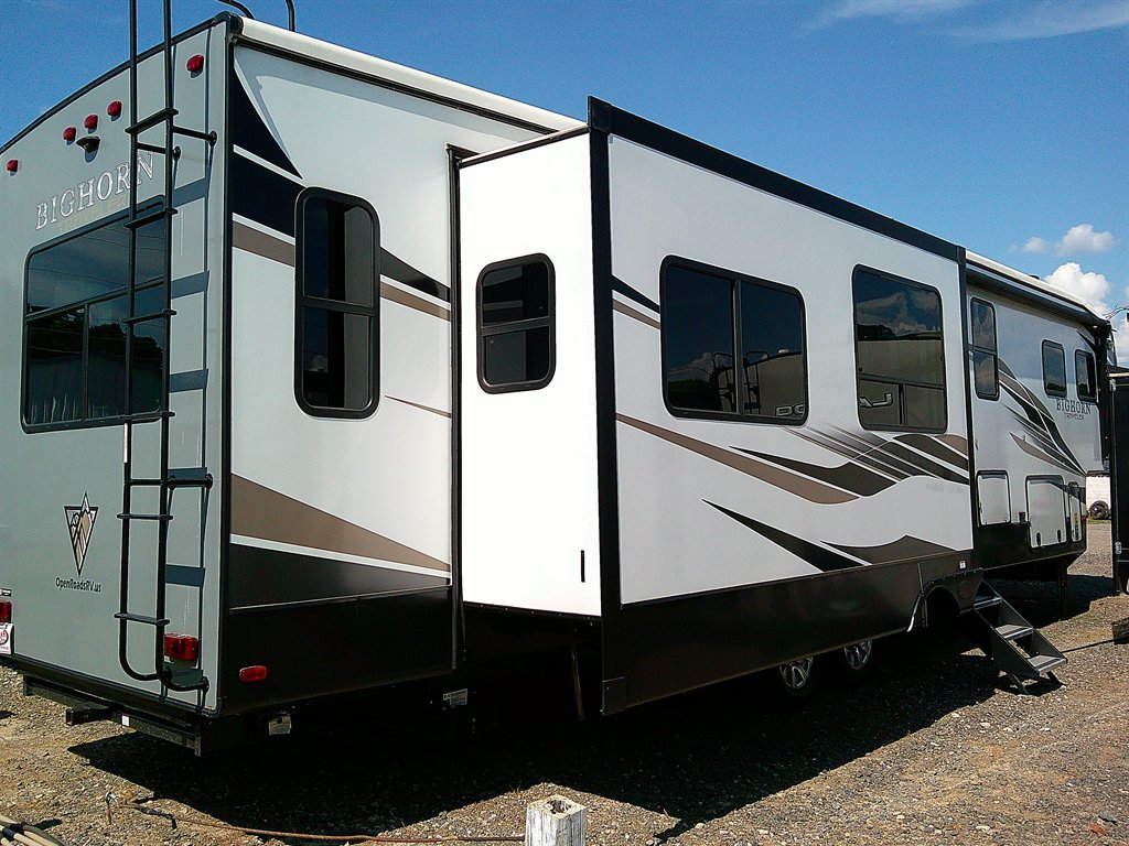 2022 Heartland Rv Bighorn, Bighorn Traveler, Big Country, & Landmark - $39,500