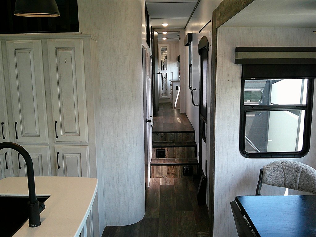 2022 Heartland Rv Bighorn, Bighorn Traveler, Big Country, & Landmark - $39,500