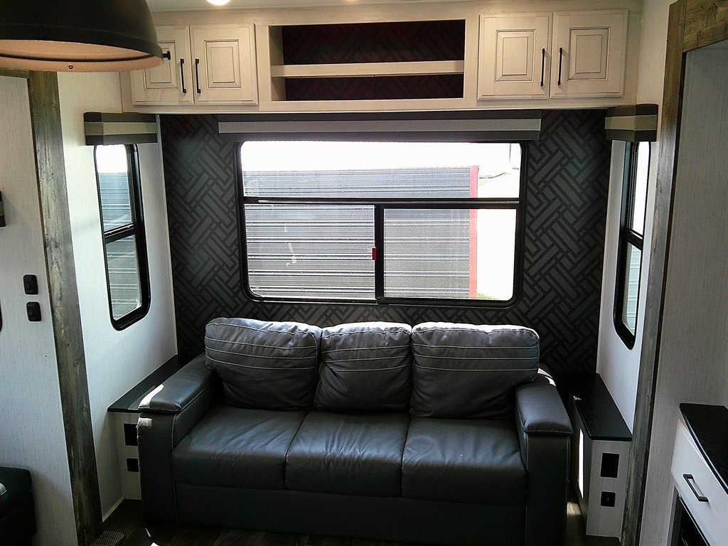 2022 Heartland Rv Bighorn, Bighorn Traveler, Big Country, & Landmark - $39,500