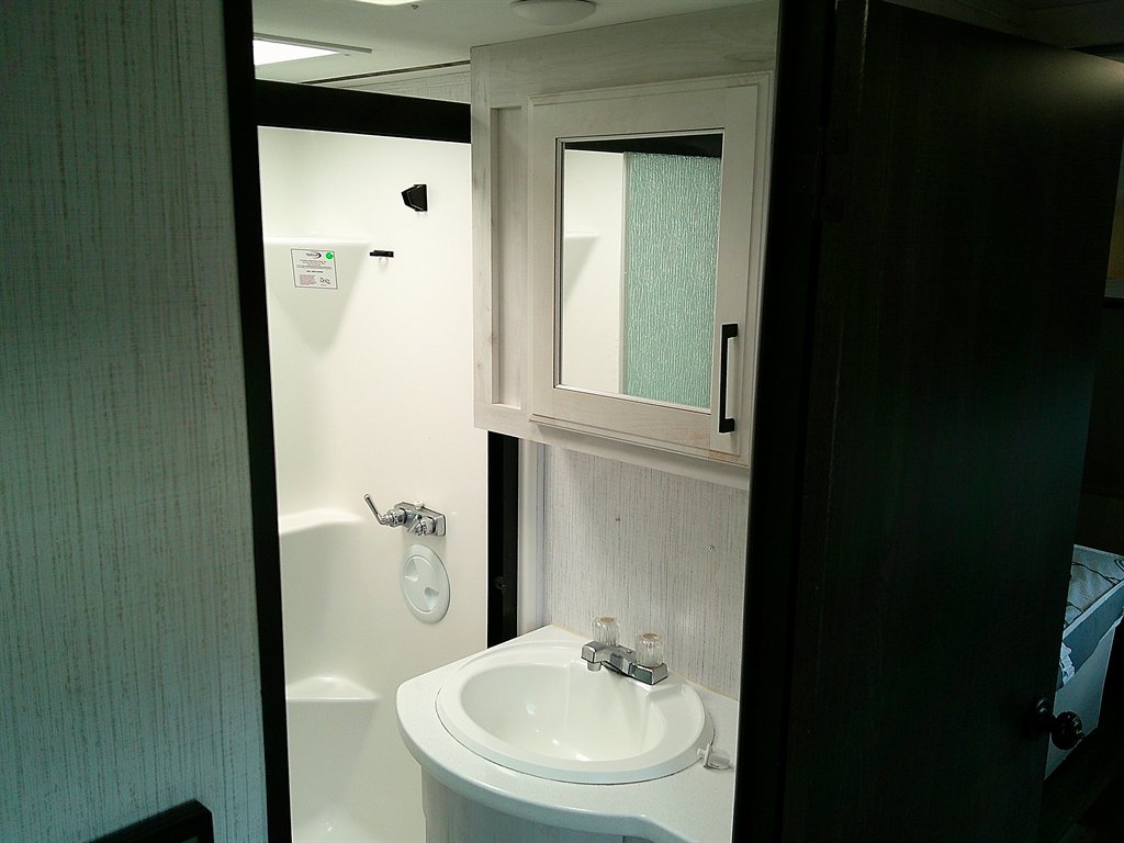 2022 Heartland Rv Bighorn, Bighorn Traveler, Big Country, & Landmark - $39,500