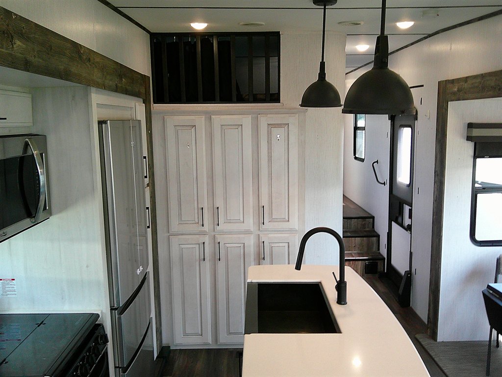 2022 Heartland Rv Bighorn, Bighorn Traveler, Big Country, & Landmark - $39,500