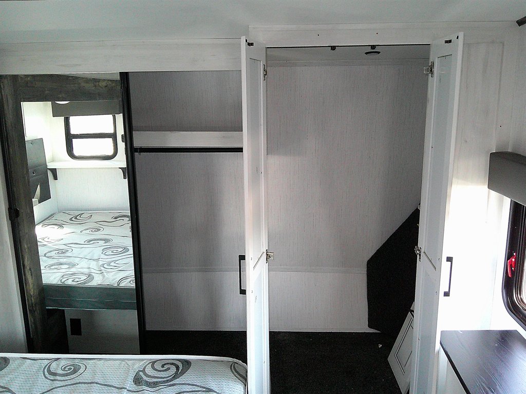 2022 Heartland Rv Bighorn, Bighorn Traveler, Big Country, & Landmark - $39,500