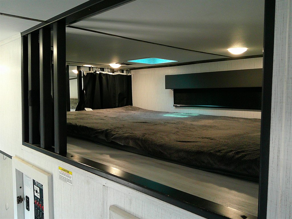 2022 Heartland Rv Bighorn, Bighorn Traveler, Big Country, & Landmark - $39,500