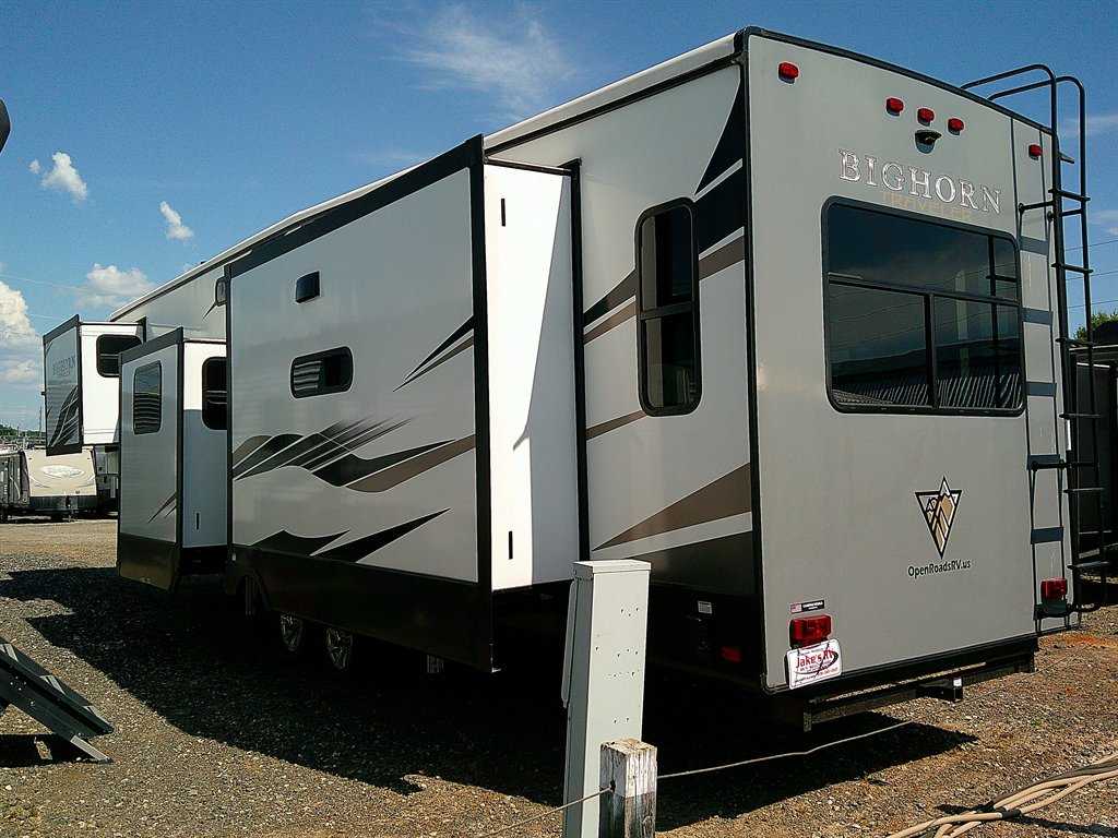 2022 Heartland Rv Bighorn, Bighorn Traveler, Big Country, & Landmark - $39,500