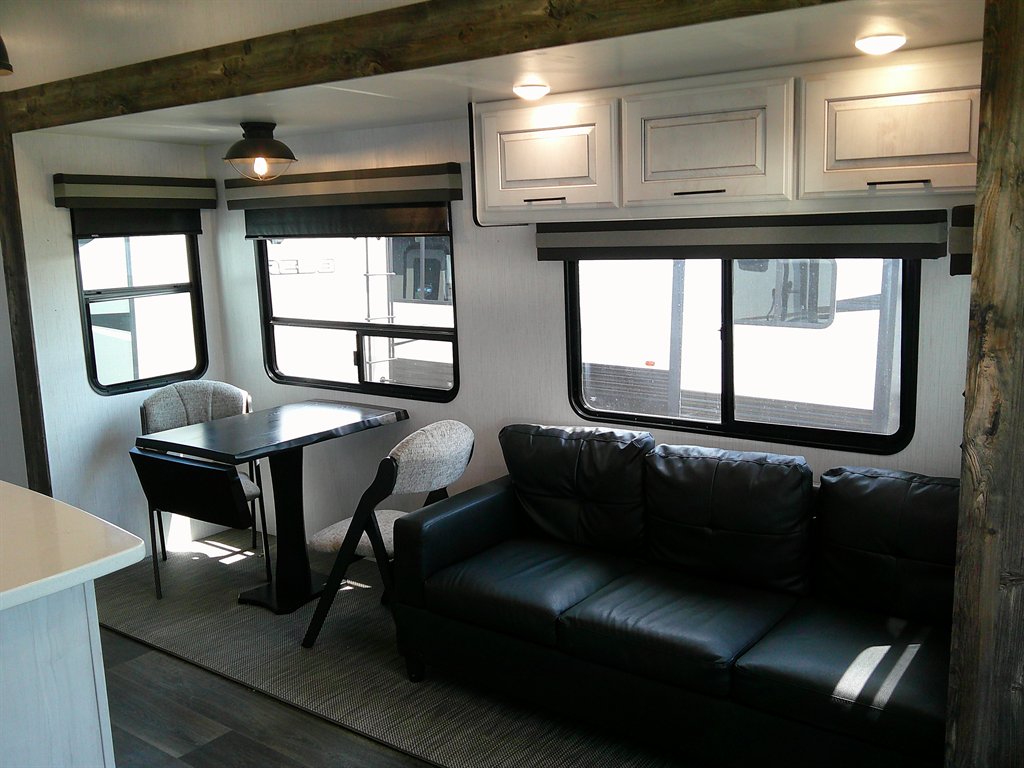 2022 Heartland Rv Bighorn, Bighorn Traveler, Big Country, & Landmark - $39,500