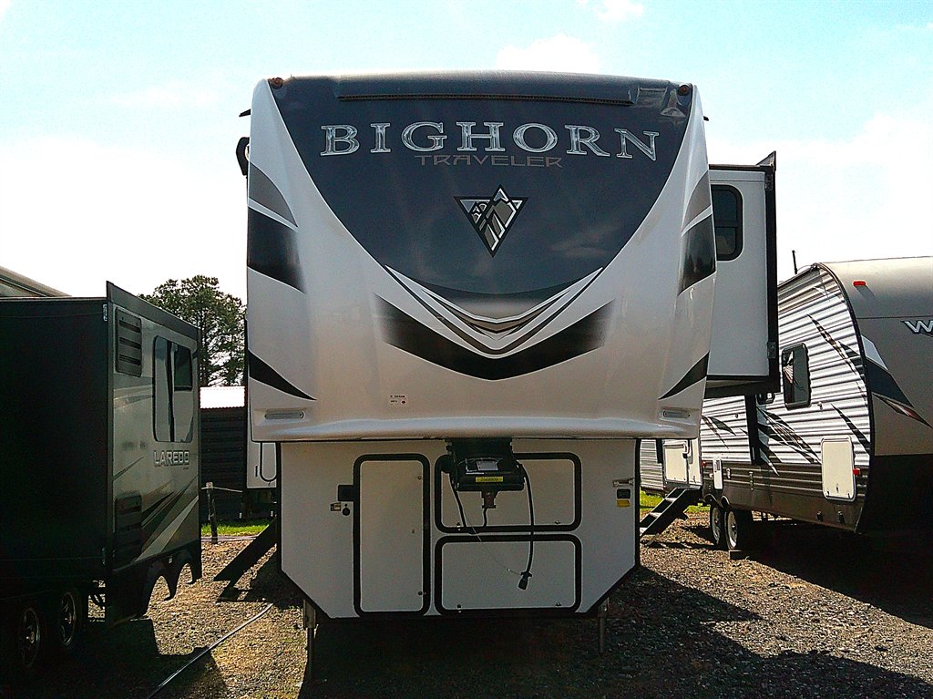 2022 Heartland Rv Bighorn, Bighorn Traveler, Big Country, & Landmark - $39,500