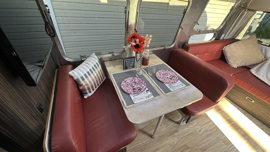 2019 Airstream Internatio 30rb Queen Signature - $69,995