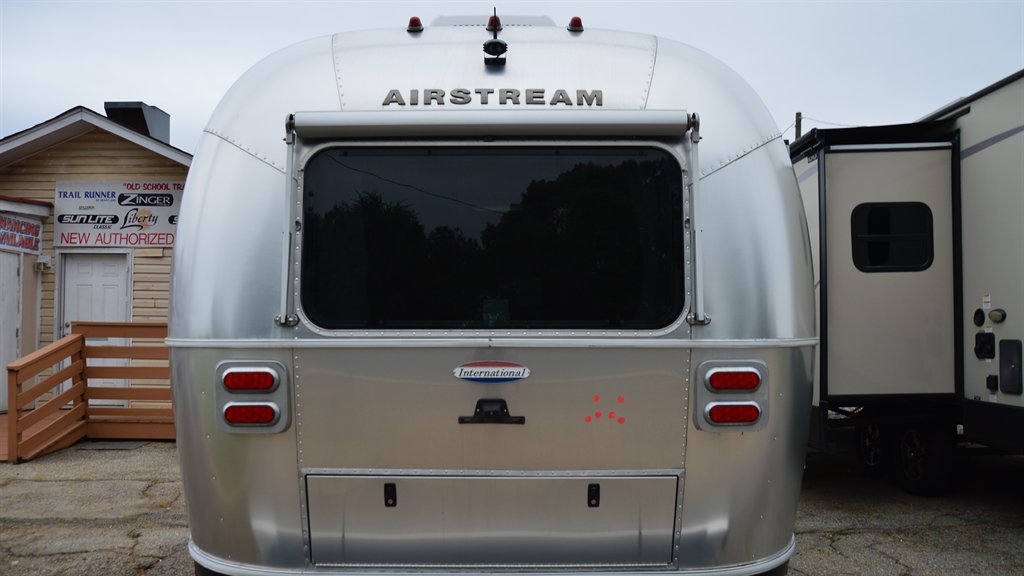 2019 Airstream Internatio 30rb Queen Signature - $69,995