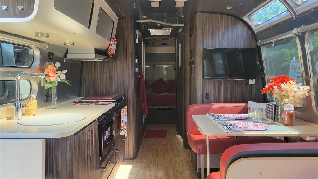 2019 Airstream Internatio 30rb Queen Signature - $69,995