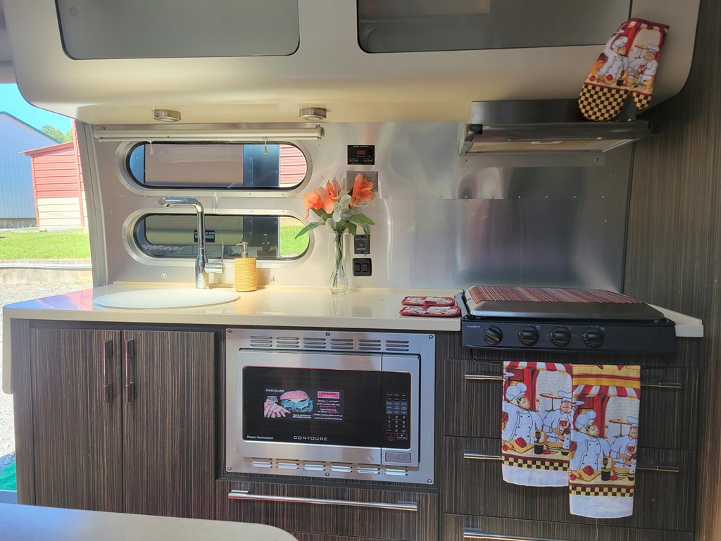 2019 Airstream Internatio 30rb Queen Signature - $69,995