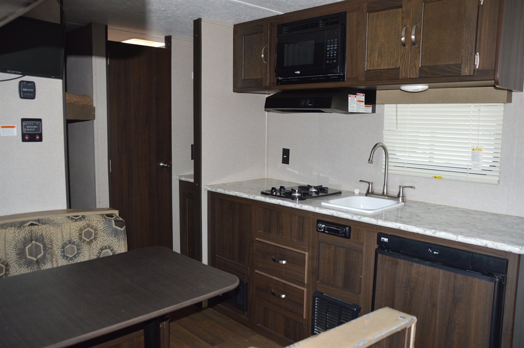 2018 Keystone Keystone - $9,000