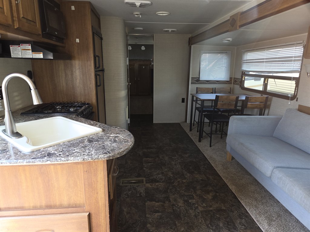 2015 Keystone Keystone - $12,995
