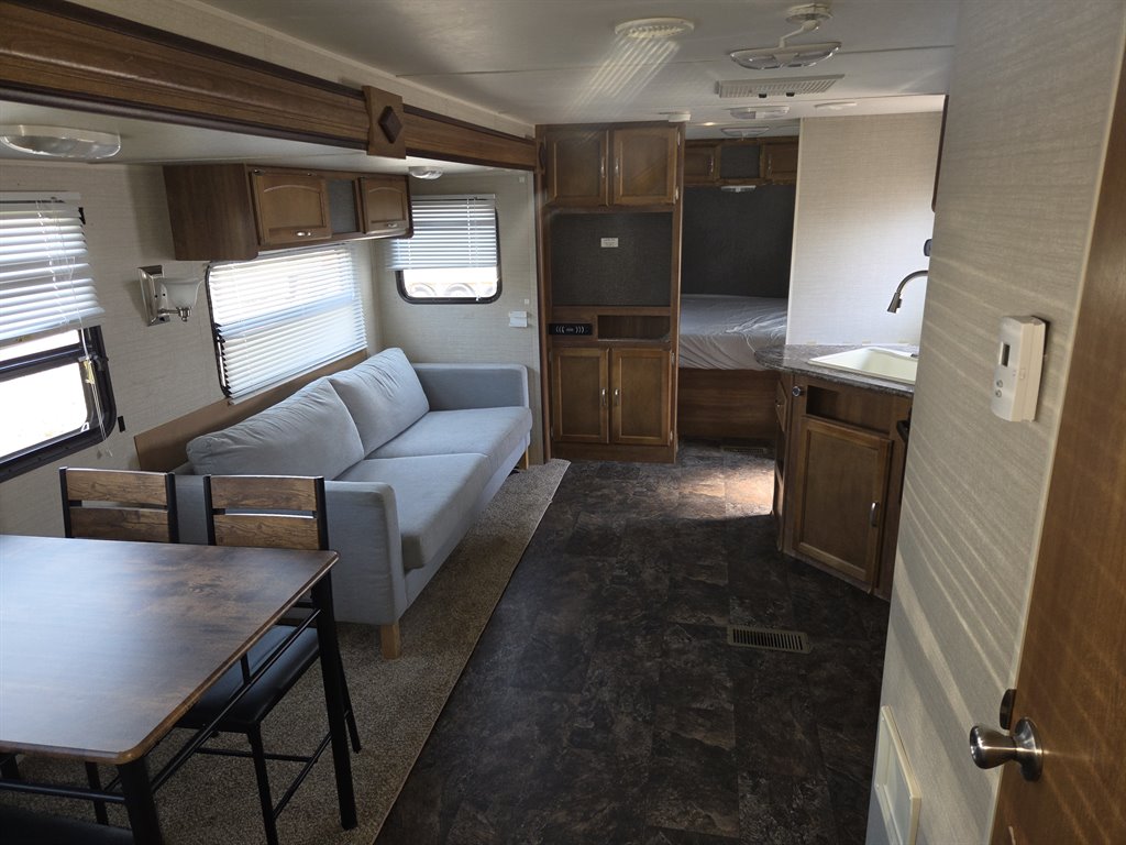 2015 Keystone Keystone - $12,995