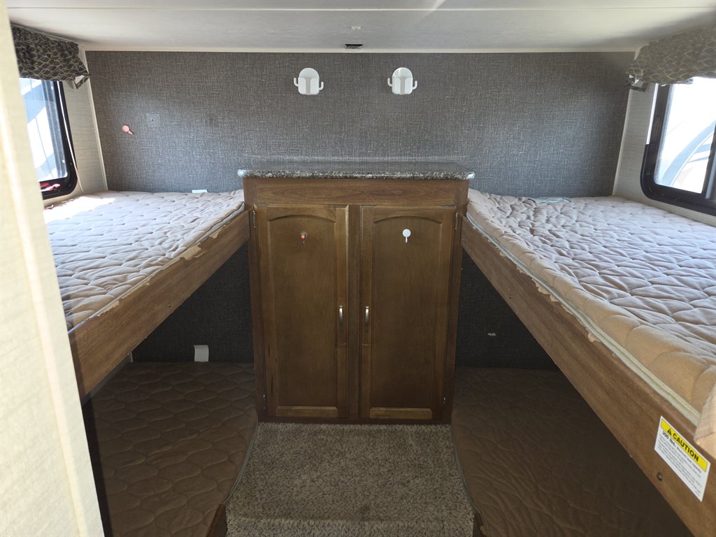 2015 Keystone Keystone - $12,995
