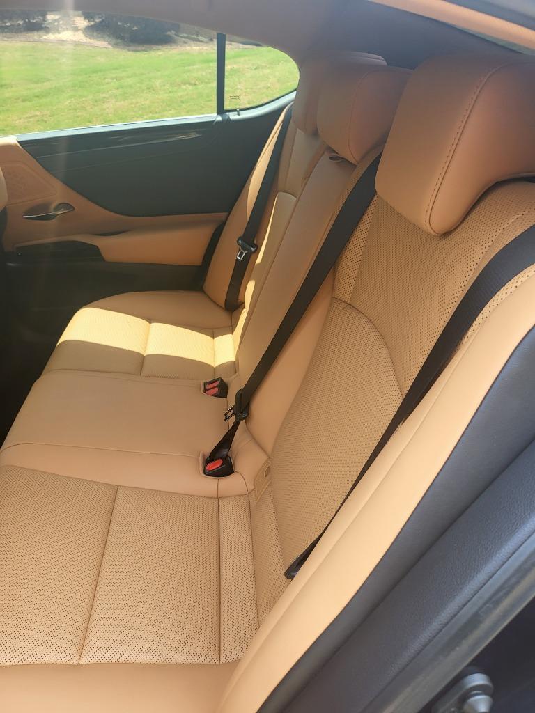 2022 Lexus ES - $42,599
