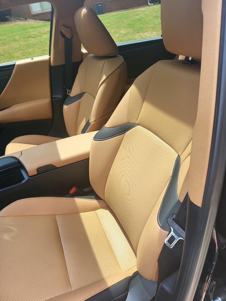 2022 Lexus ES - $42,599