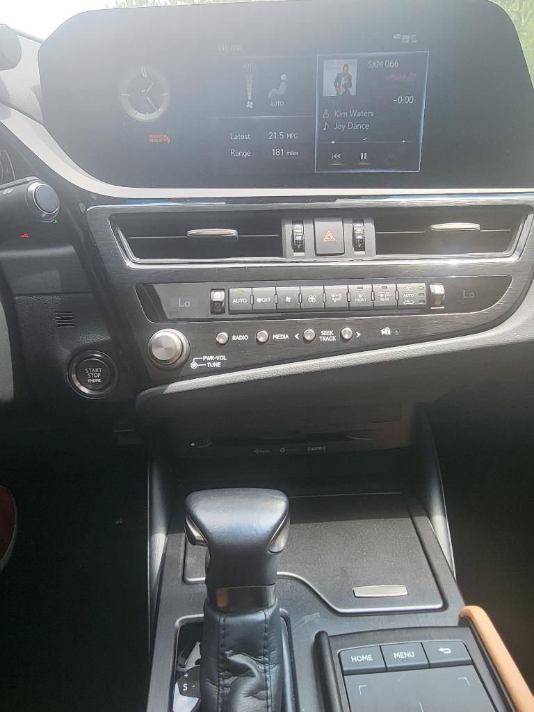 2022 Lexus ES - $42,599