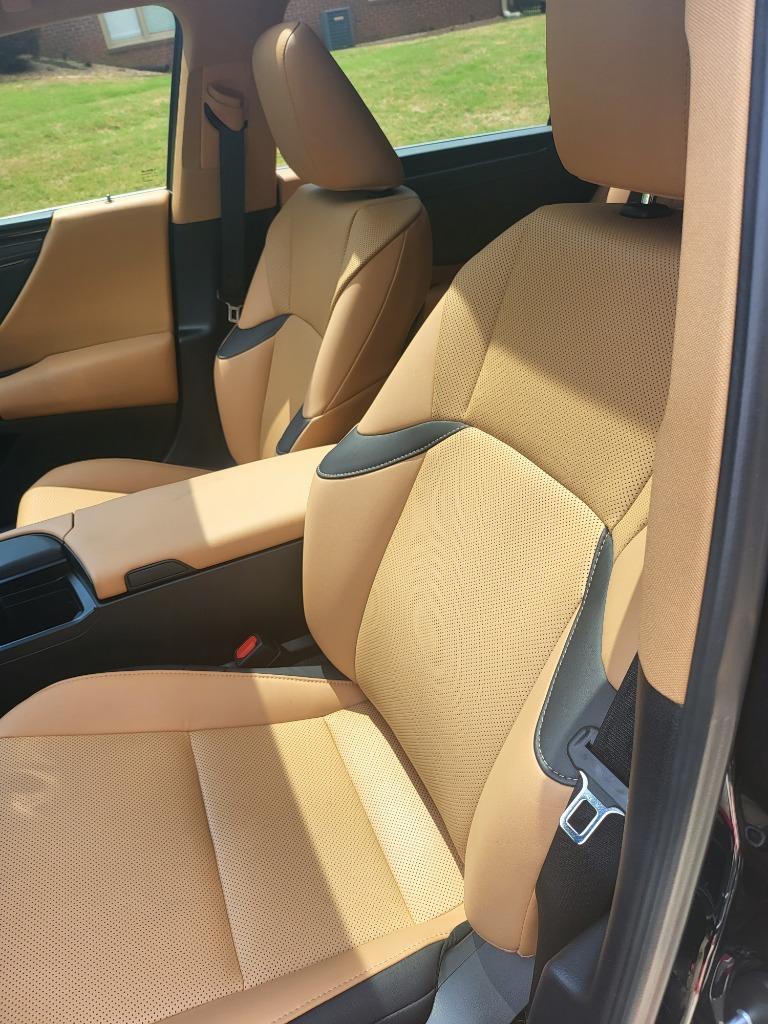 2022 Lexus ES - $42,599