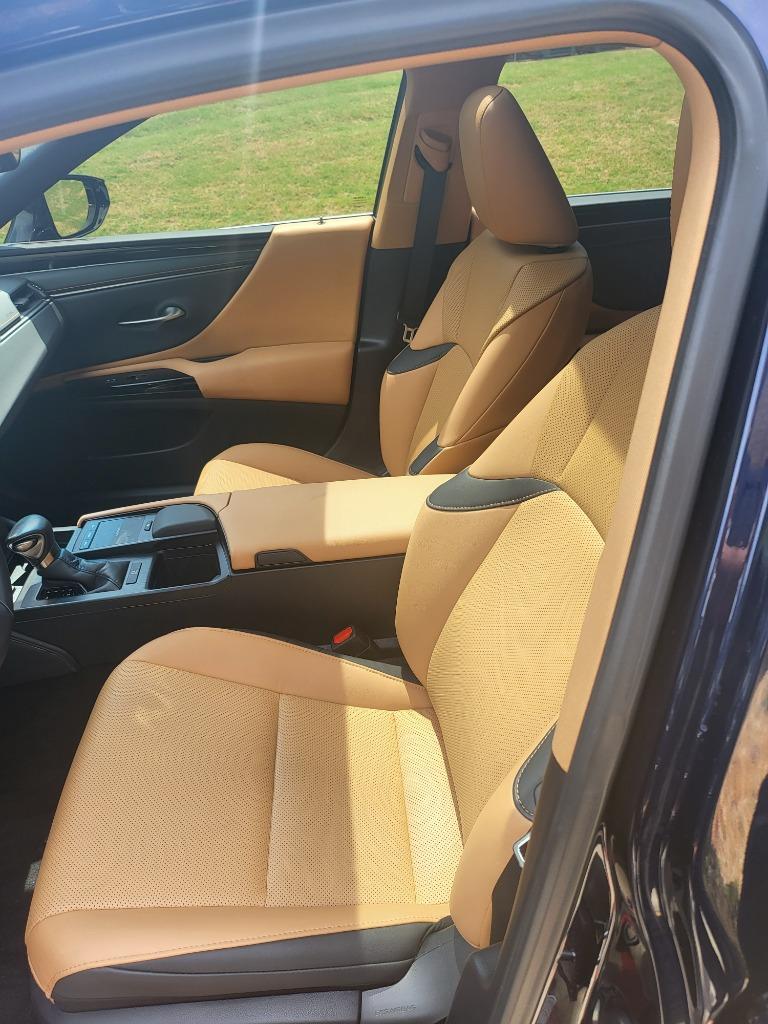2022 Lexus ES - $42,599