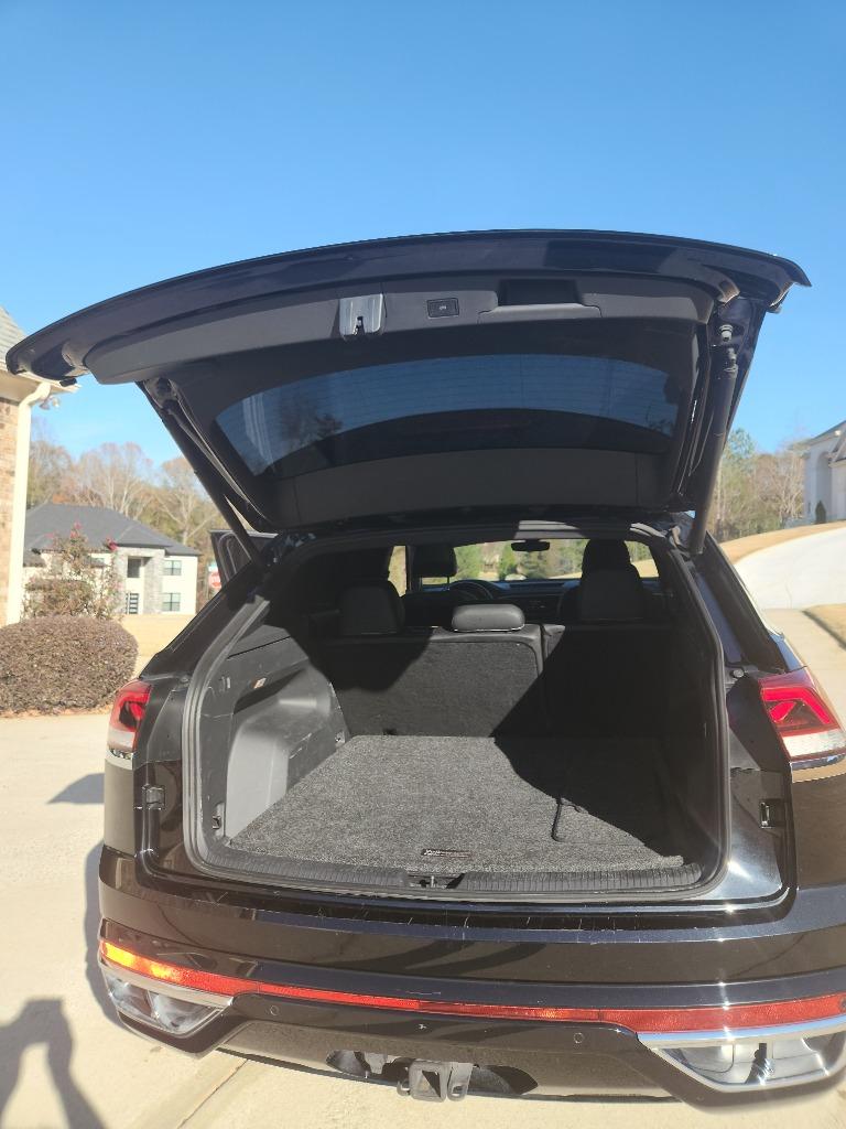 2022 Volkswagen Atlas - $31,999