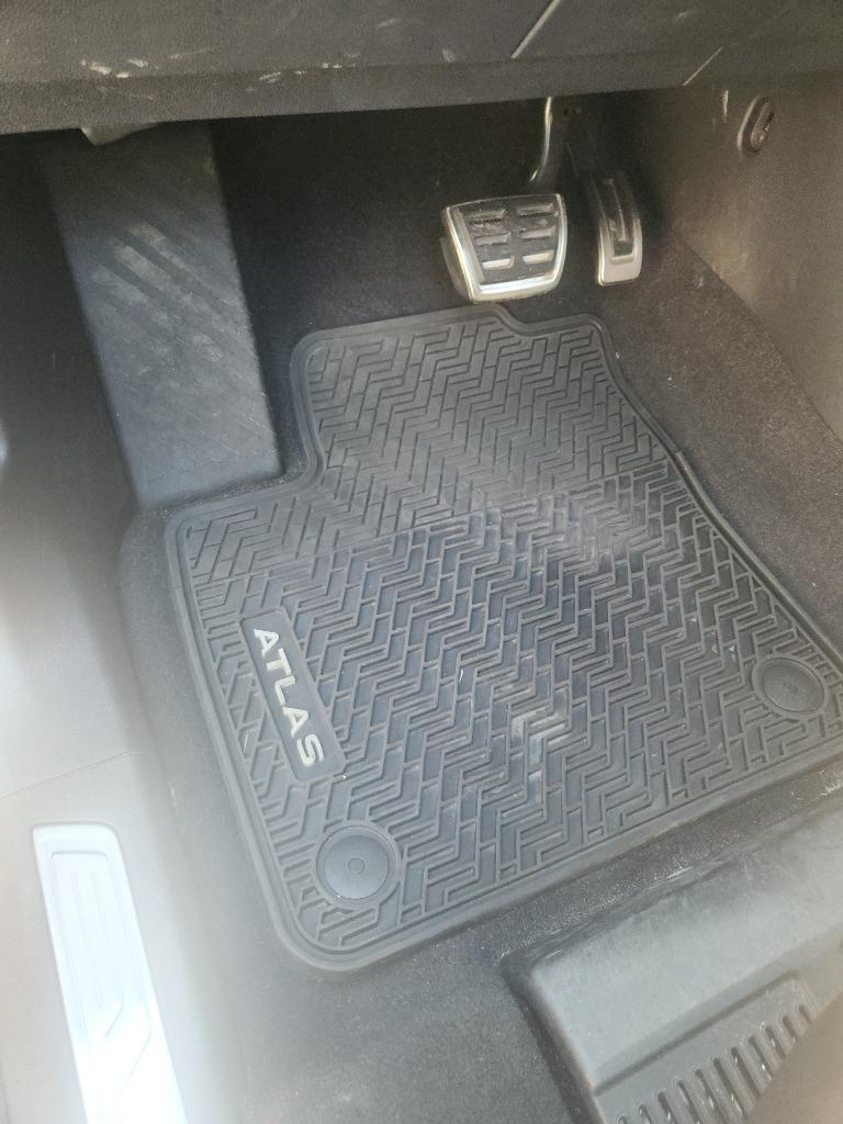2022 Volkswagen Atlas - $31,999