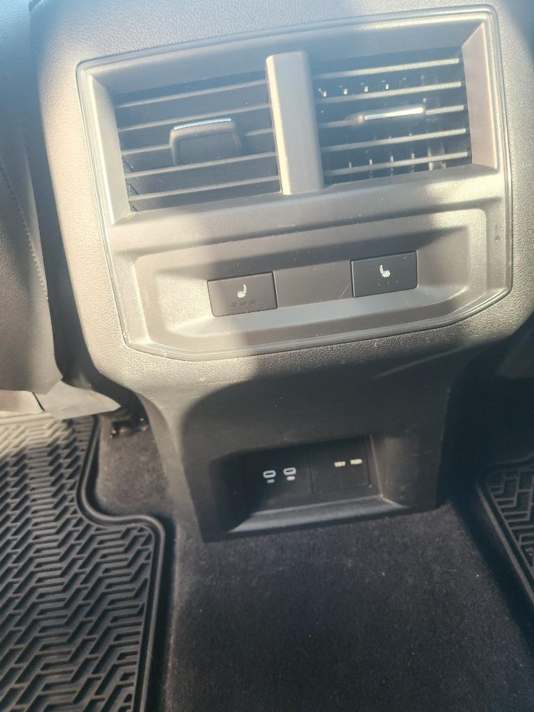 2022 Volkswagen Atlas - $31,999
