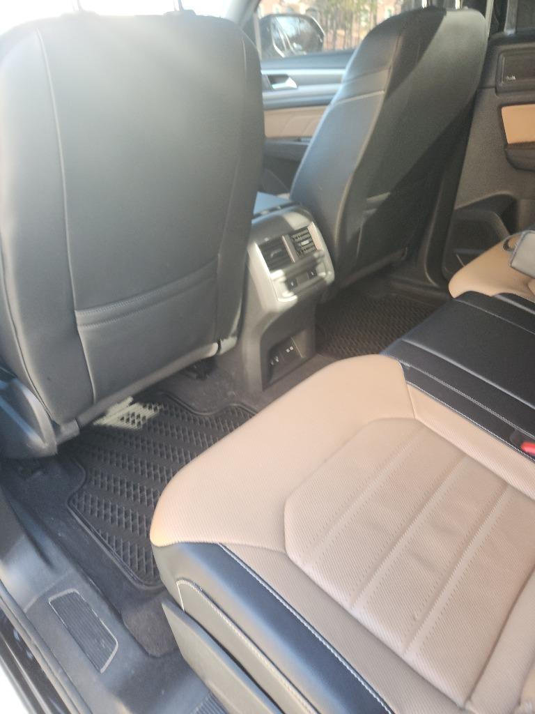 2022 Volkswagen Atlas - $31,999