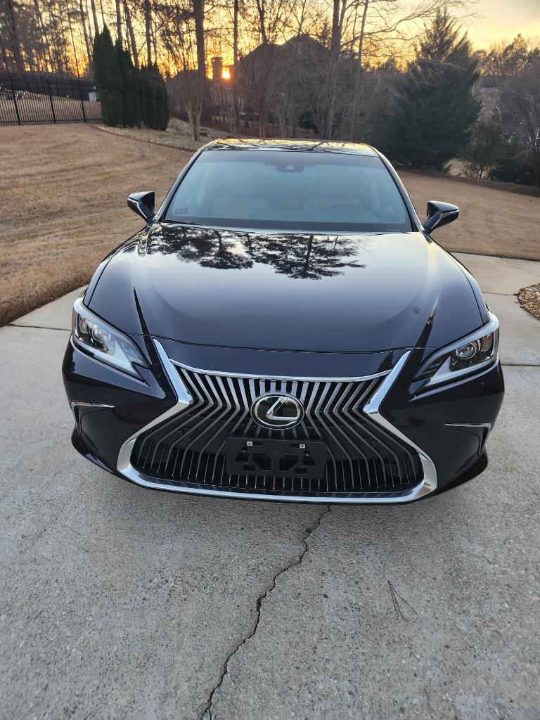 2021 Lexus ES - $34,888
