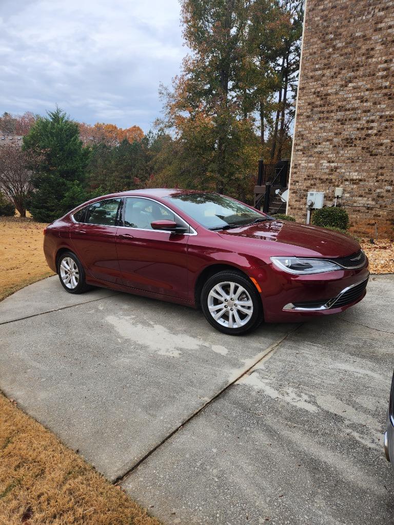 2017 Chrysler 200 - $17,399