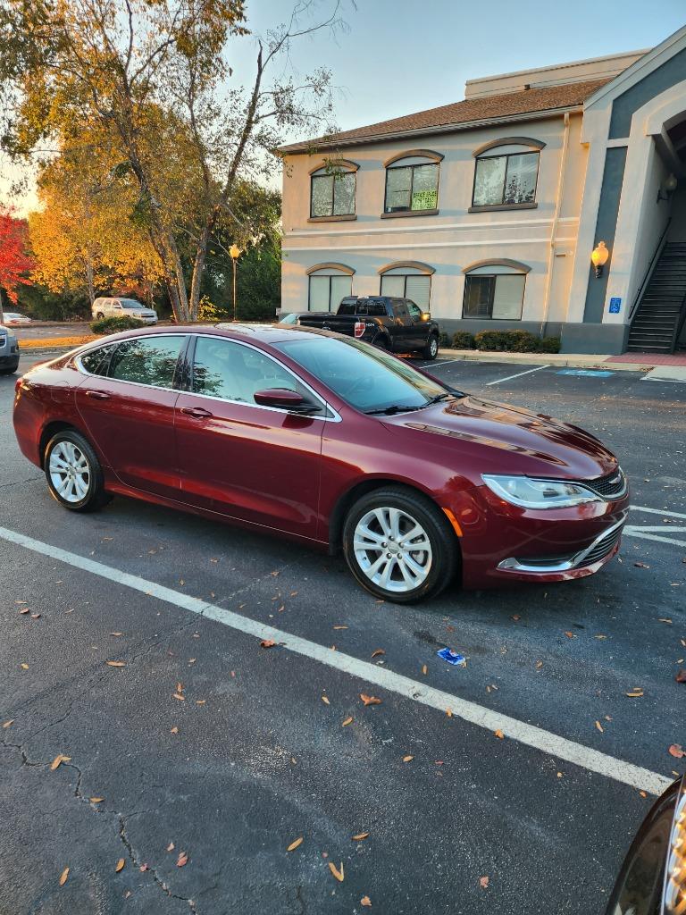 2017 Chrysler 200 - $17,399