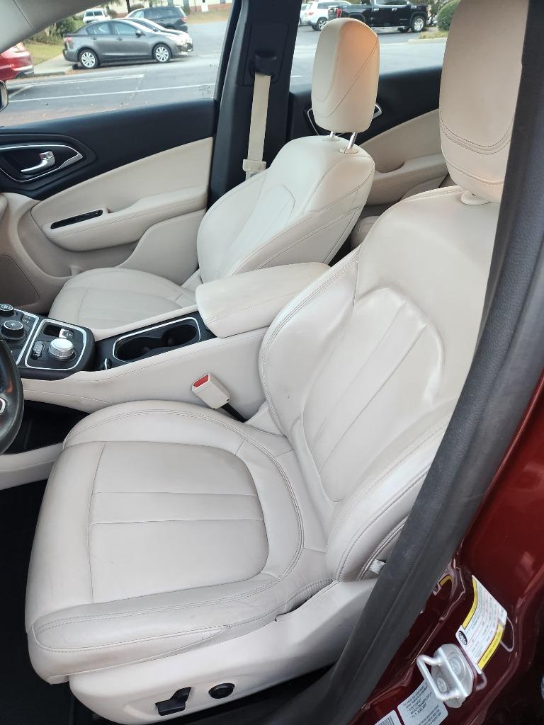 2017 Chrysler 200 - $17,399