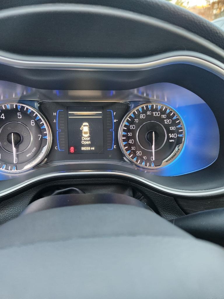 2017 Chrysler 200 Limited photo