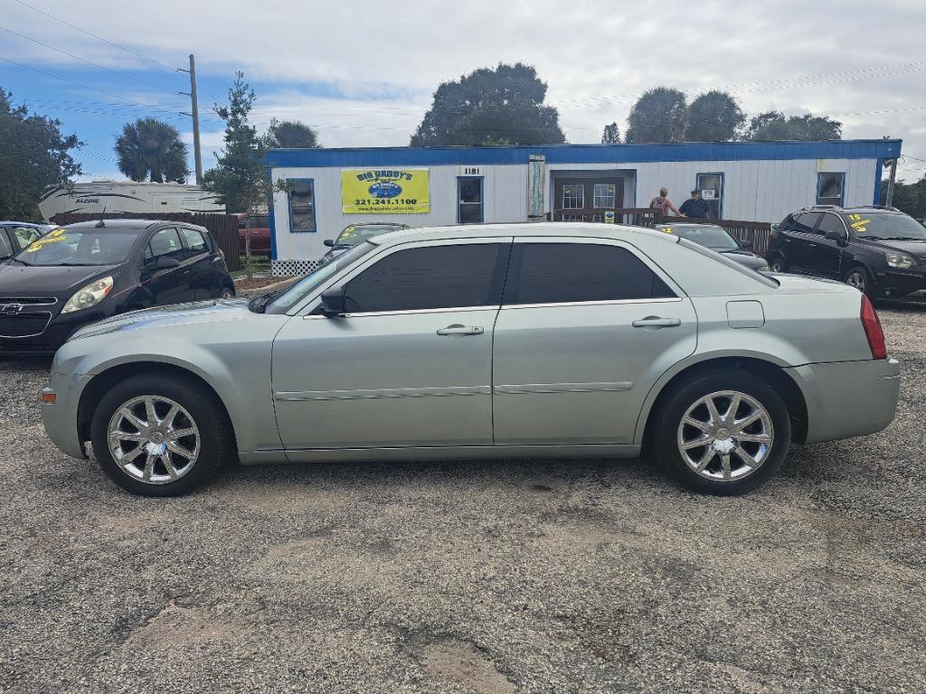 2005 Chrysler 300 - $3,500