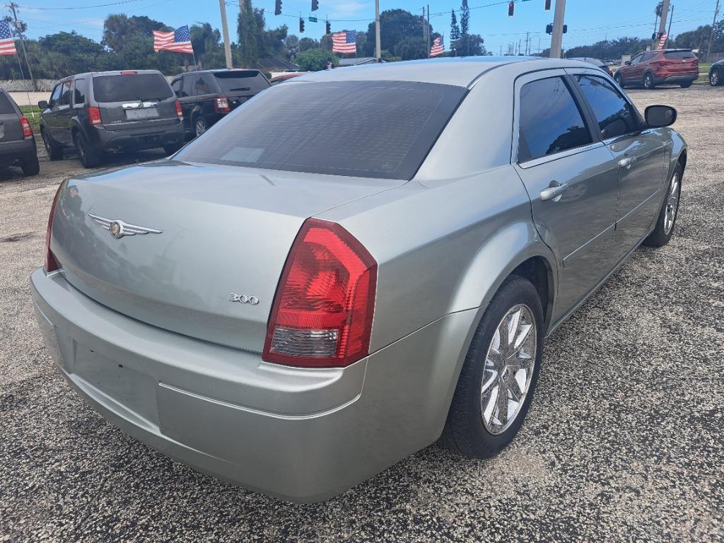 2005 Chrysler 300 - $3,500