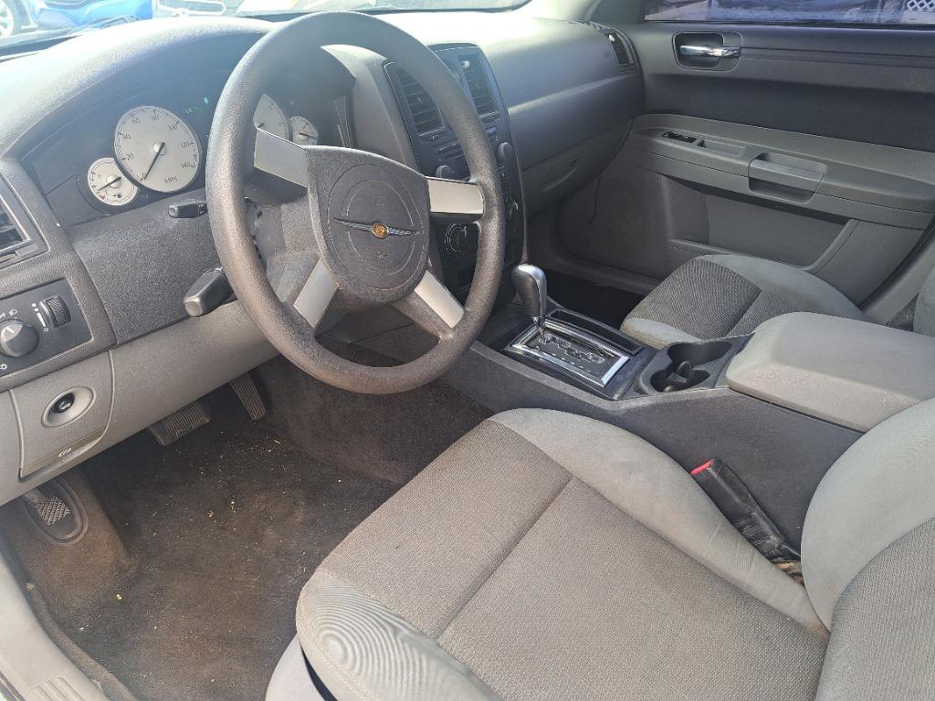 2005 Chrysler 300 - $3,500
