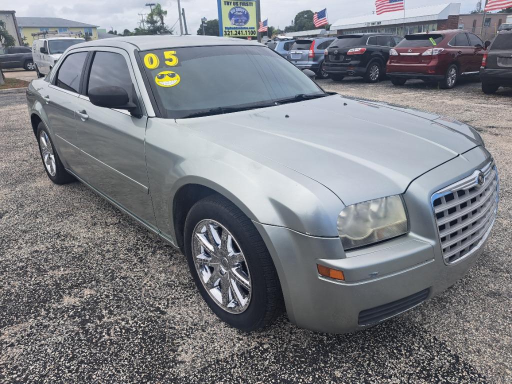 2005 Chrysler 300 - $3,500