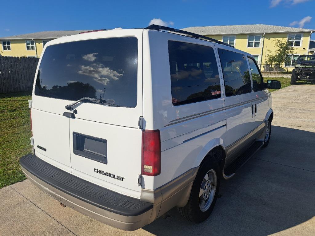 2003 Chevrolet Astro - $3,500