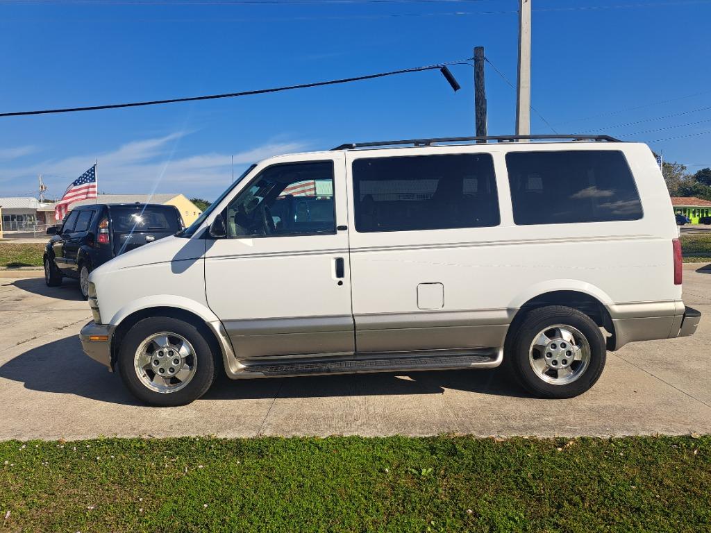 2003 Chevrolet Astro - $3,500