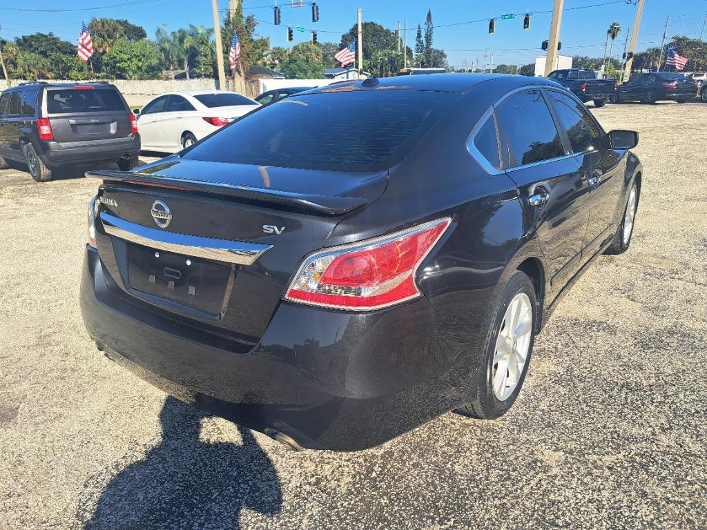 2015 Nissan Altima - $5,000