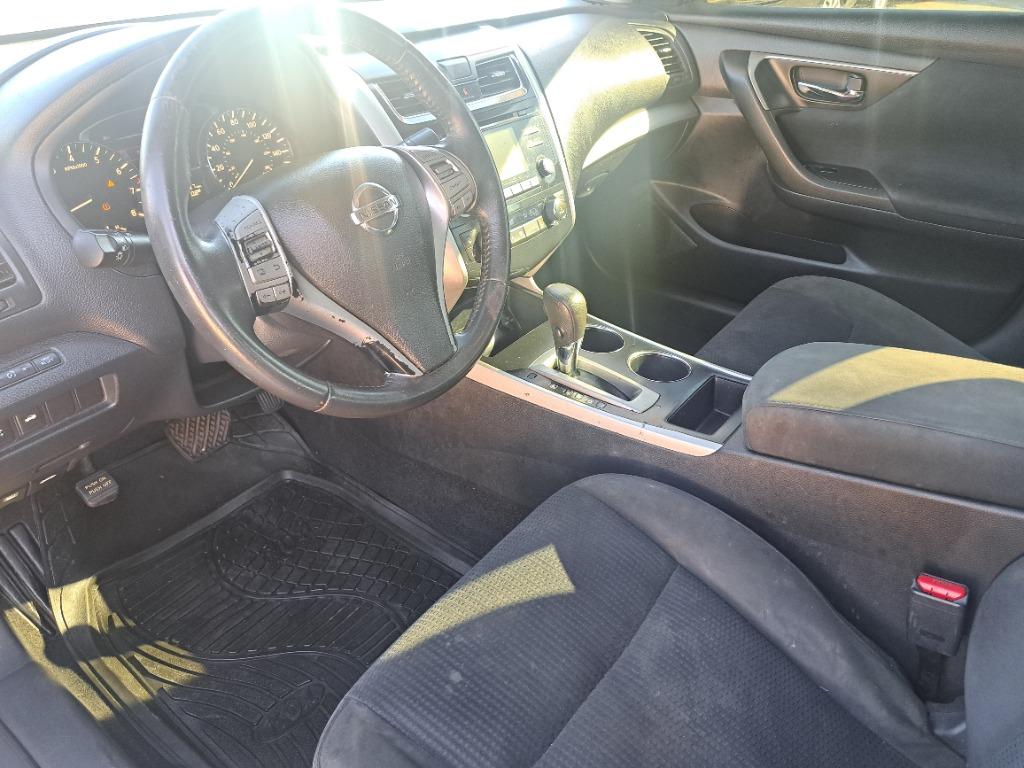 2015 Nissan Altima - $5,000