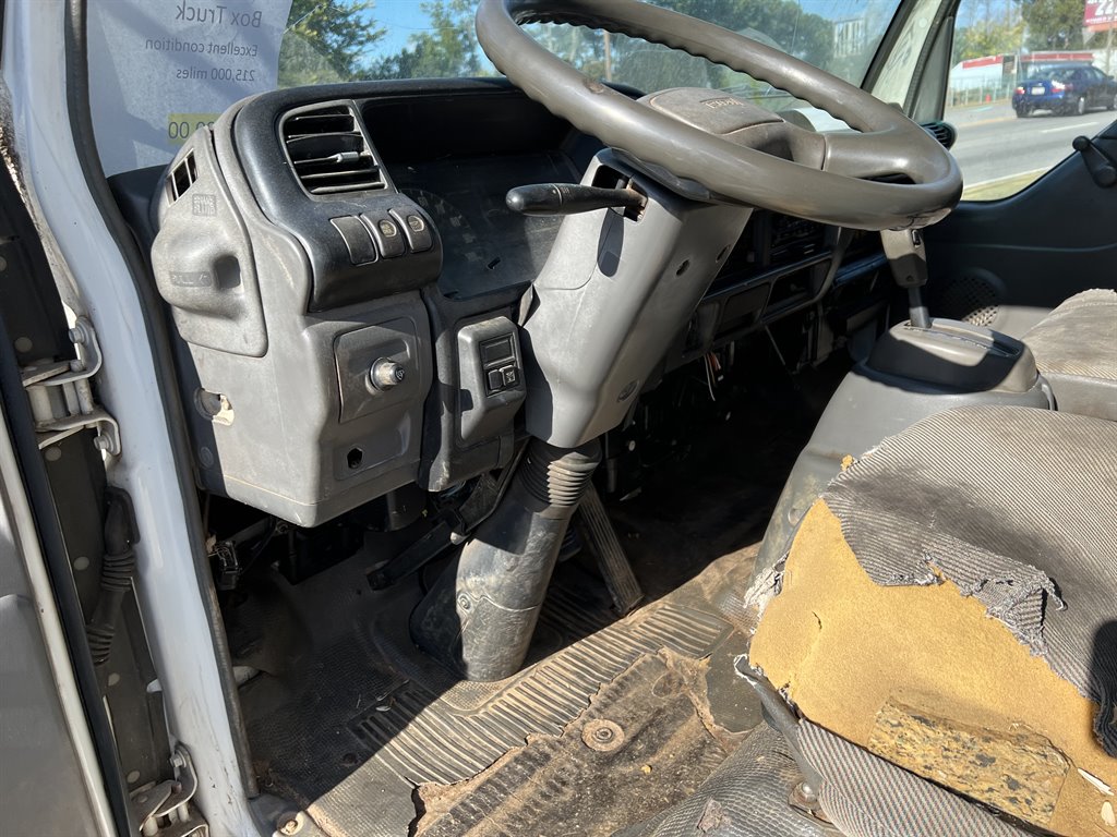 2003 Isuzu NPR Truck photo