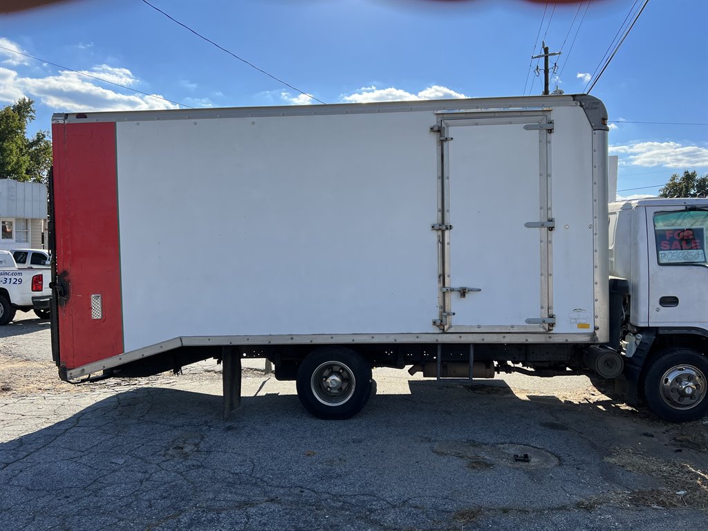2003 Isuzu NPR Truck photo