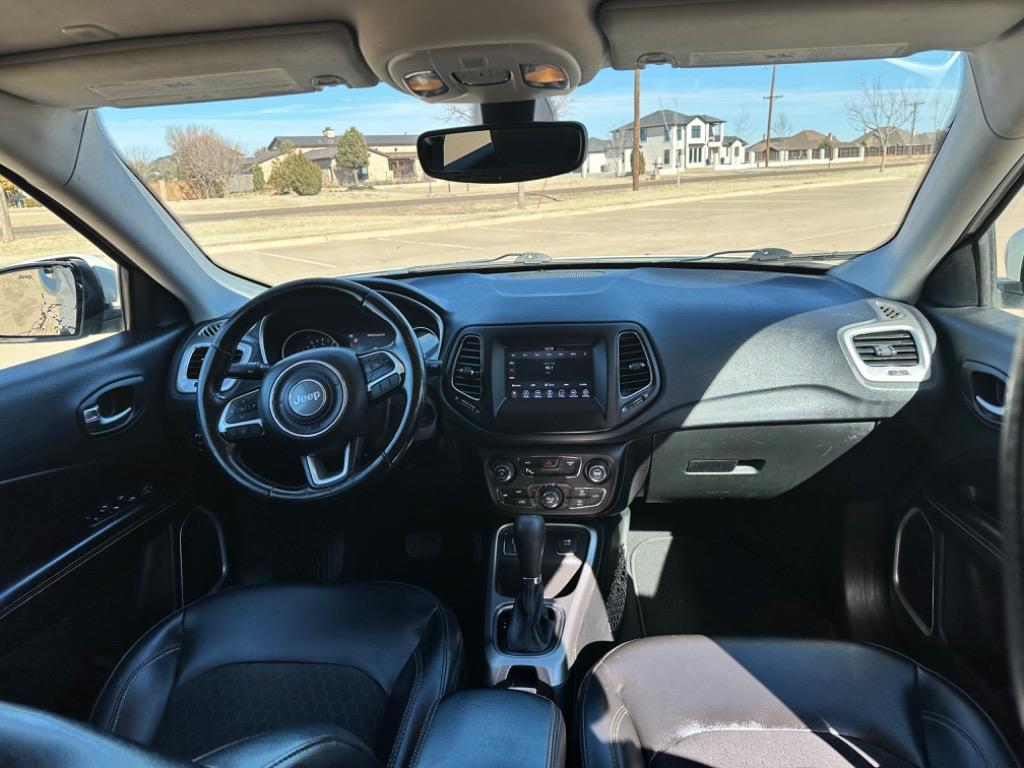 2018 Jeep Compass Latitude photo