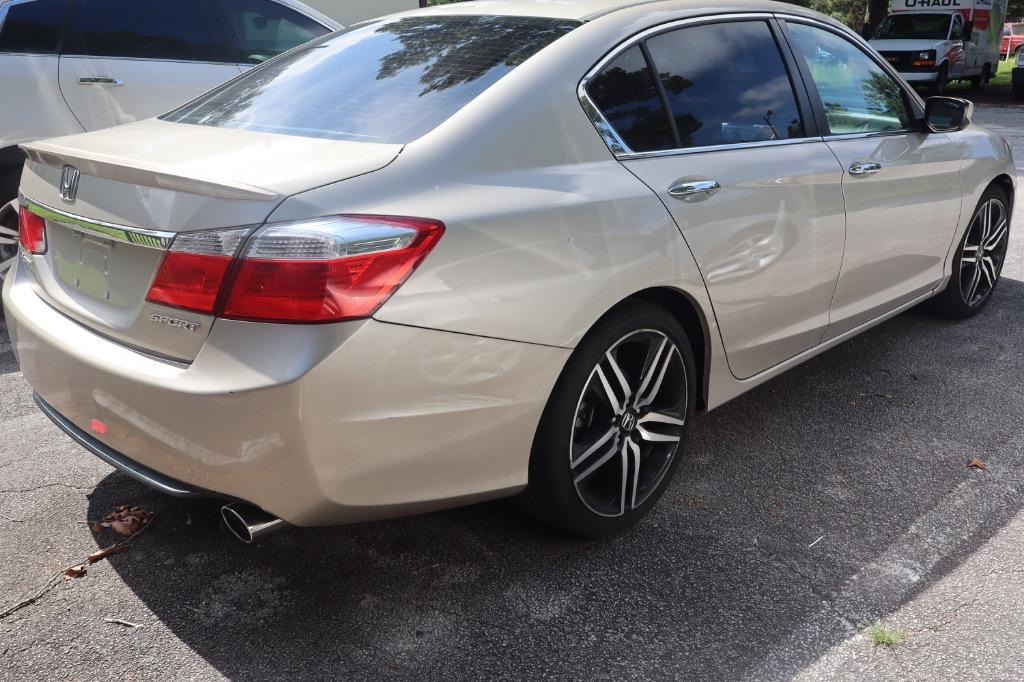 2015 Honda Accord - $9,500