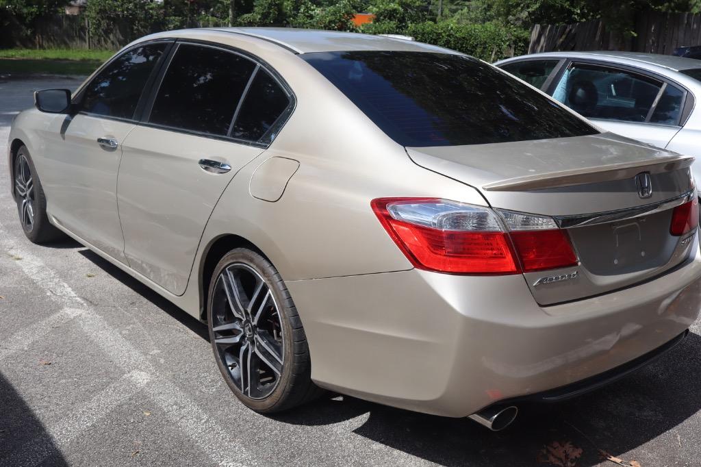 2015 Honda Accord - $9,500