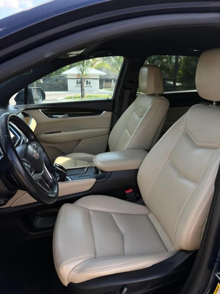 2017 Cadillac XT5 - $8,484
