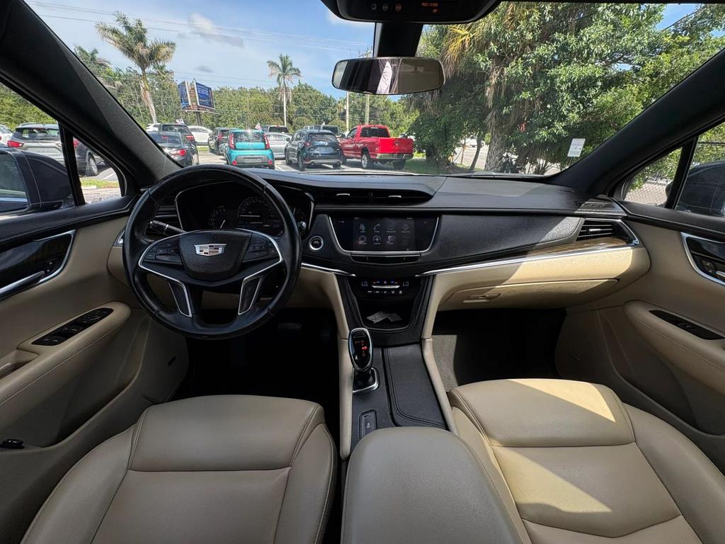 2017 Cadillac XT5 - $8,484