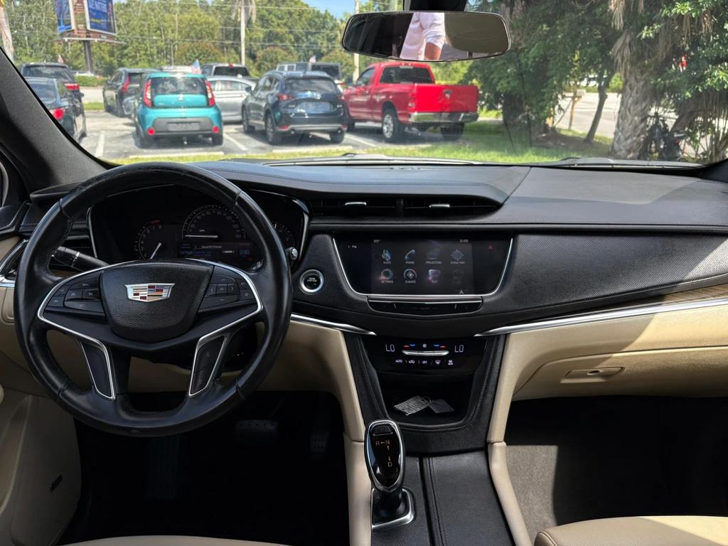 2017 Cadillac XT5 - $8,484