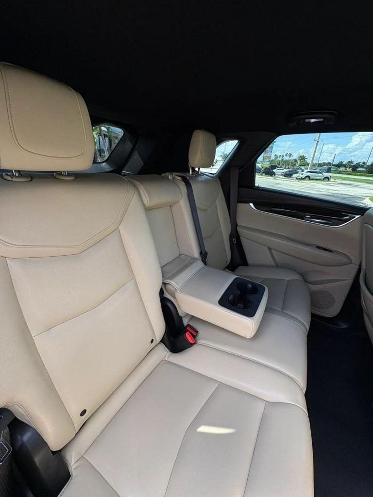 2017 Cadillac XT5 - $8,484
