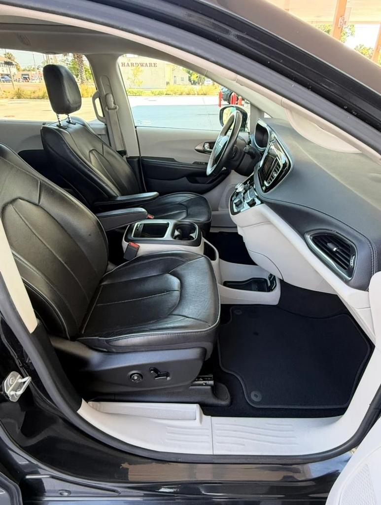 2018 Chrysler Pacifica - $9,995